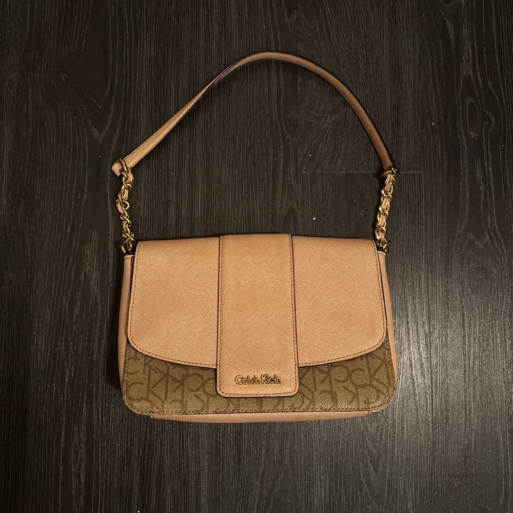 Calvin Klein Vintage Pink Leather Shoulder Purse / Handbag w Metal Detail Strap